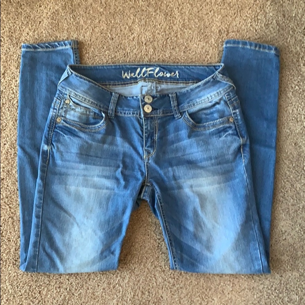 Wallflower Medium Wash Skinny Jeans